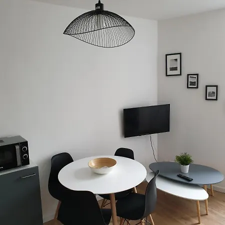 Apartamento L'authentique - Situe En Face Des Thermes Et Proche Du Coeur De *