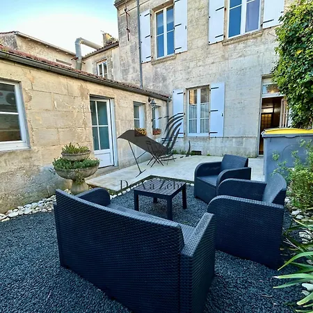 L'authentique - Situe En Face Des Thermes Et Proche Du Coeur De 公寓 罗什福尔