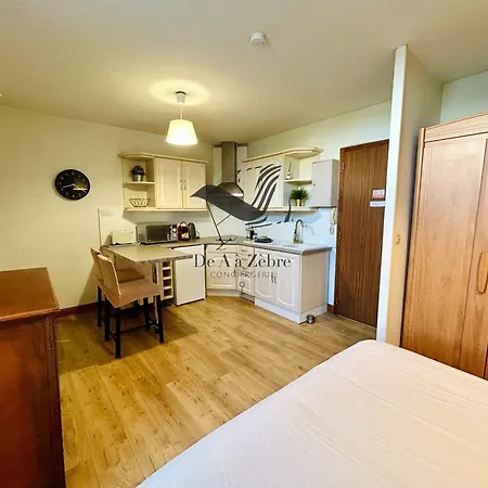 L'authentique - Situe En Face Des Thermes Et Proche Du Coeur De *