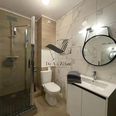 L'authentique - Situe En Face Des Thermes Et Proche Du Coeur De