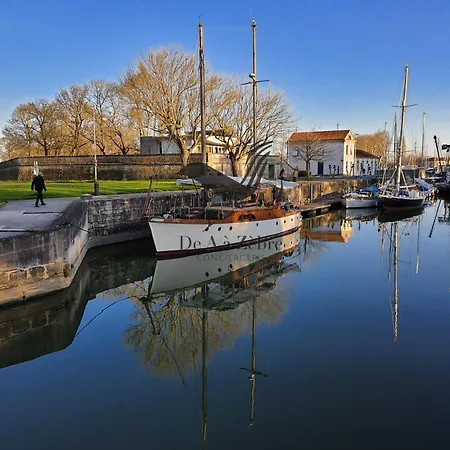公寓 L'authentique - Situe En Face Des Thermes Et Proche Du Coeur De *