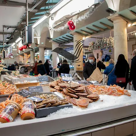 L'authentique - Situe En Face Des Thermes Et Proche Du Coeur De *