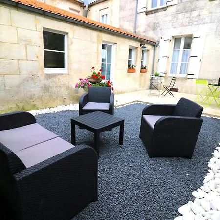 Apartment L'authentique - Situe En Face Des Thermes Et Proche Du Coeur De Rochefort (Charente-Maritime)