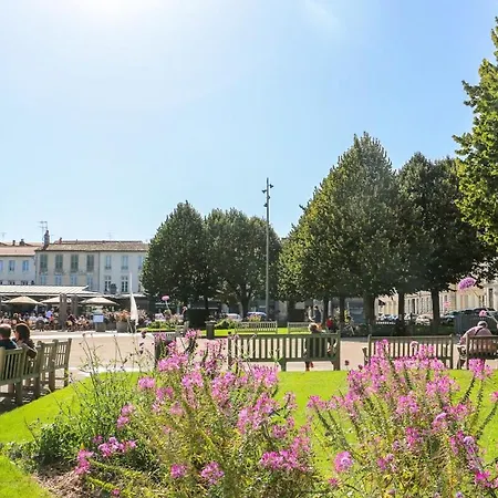Apartment L'authentique - Situe En Face Des Thermes Et Proche Du Coeur De *