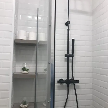 L'authentique - Situe En Face Des Thermes Et Proche Du Coeur De